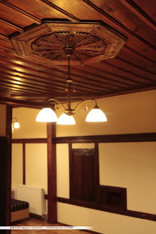 Guest House Bujtina Leon Korça Rum bild